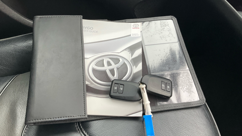 Toyota Aygo 1.0 VVT-i X-Clusiv 3 5dr Petrol Hatchback